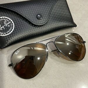 Ray Ban Black Polarized Aviator Sunglasses with Case